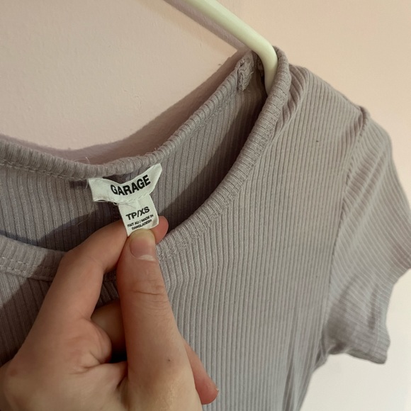 Garage purple tight fitting crop top with an open back and a tie - Picture 3 of 3